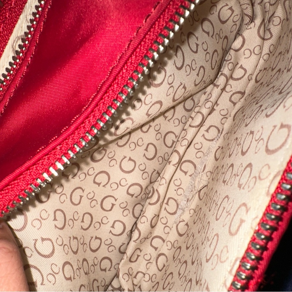 Red Guess Crossbody - Picture 4 of 5